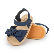Niedliche Schleife-Schuhe für Babys